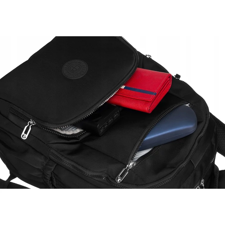 Tágas Sokzsebes Női hátizsák fekete színben