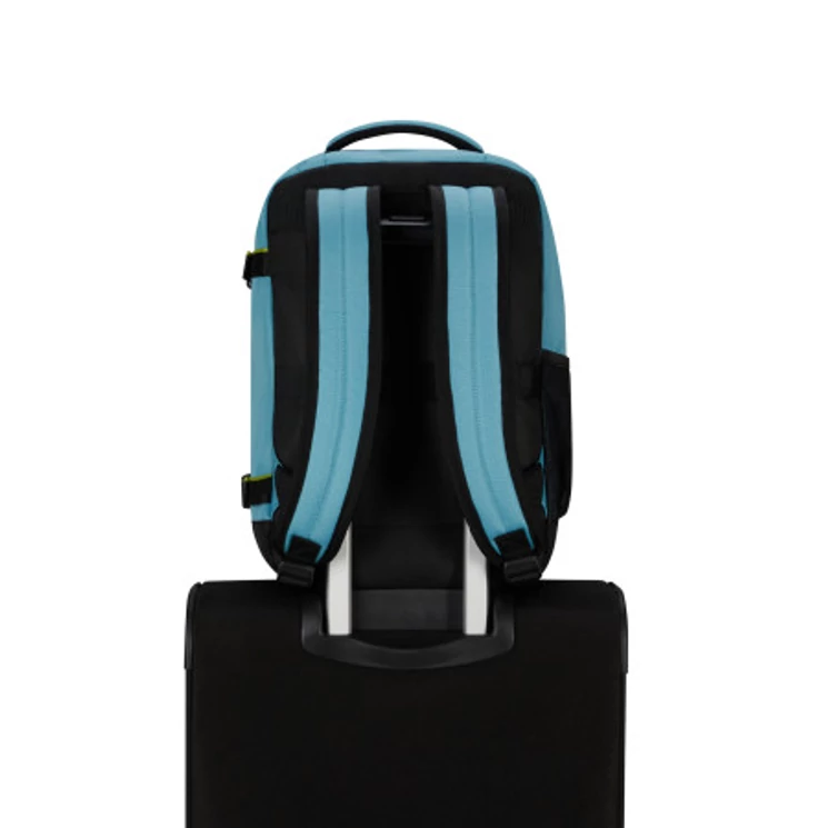 American Tourister 3 funkciós hátizsák méret:40 x 25 x 20 cm Ryanair méret