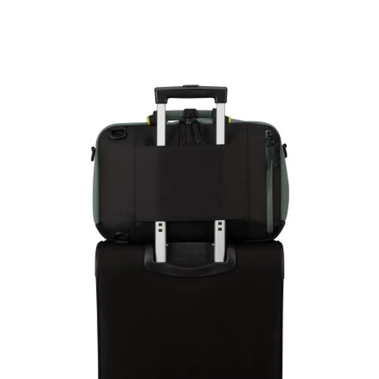 3 - Funkciós Fedélzeti táska sötétzöld színben 40 x 25 x 20 American Tourister TAKE2CABIN