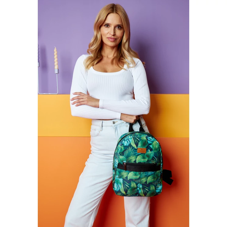 Tágas női városi hátizsák divatos mintában