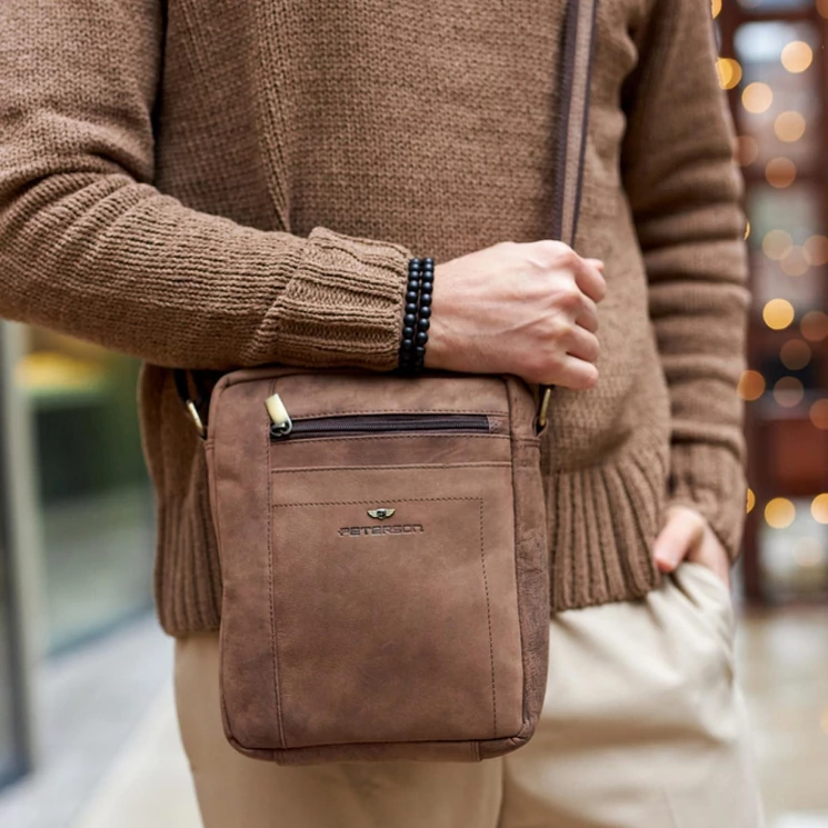  Valódi bőr Válltáska