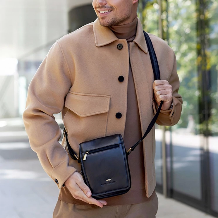  Valódi bőr Férfi Válltáska
