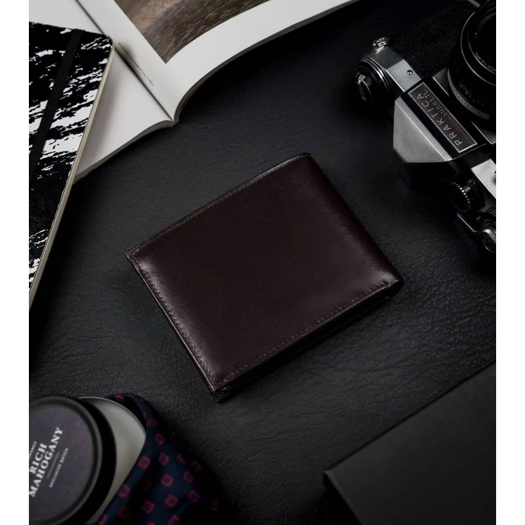 Valódi bőrből készült férfi pénztárca cipzáros rekesszel RFID védelemmel