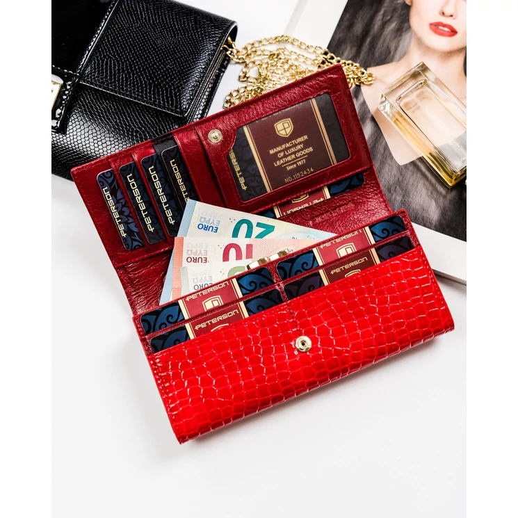 Nagyméretű lakkbőr női pénztárca