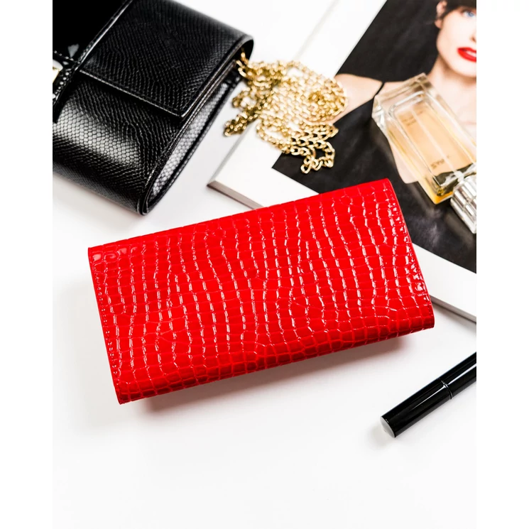 Nagyméretű lakkbőr női pénztárca