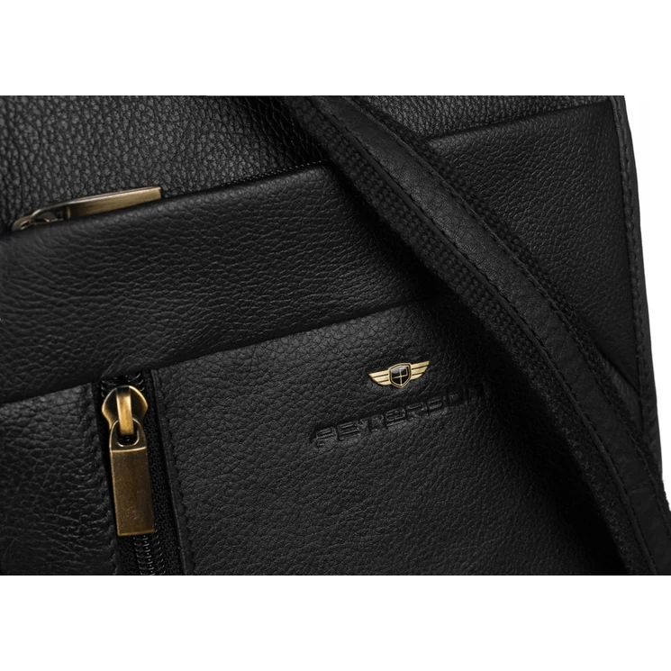 Férfi oldaltáska fekete színben