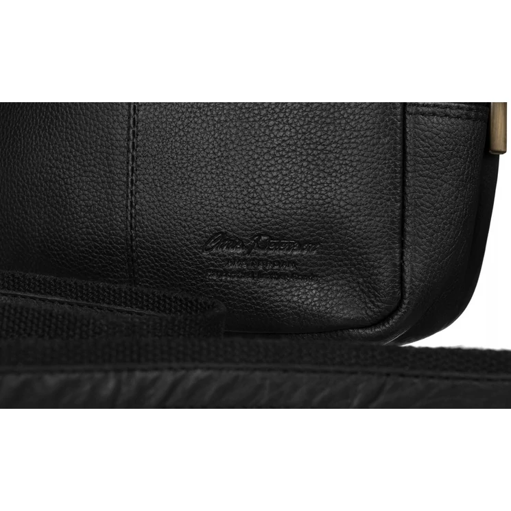 Férfi oldaltáska fekete színben