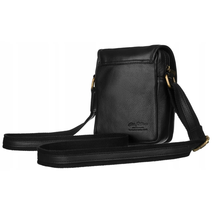  Férfi oldaltáska fekete színben