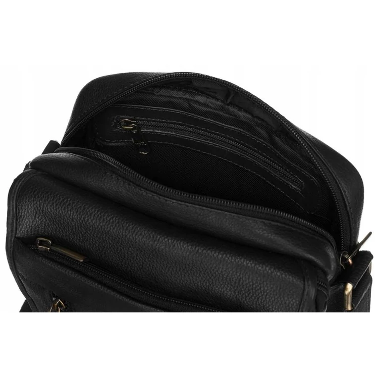 Férfi oldaltáska fekete színben