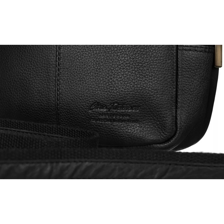 Férfi oldaltáska fekete színben