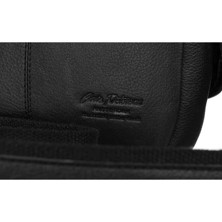  Férfi táska fekete színben