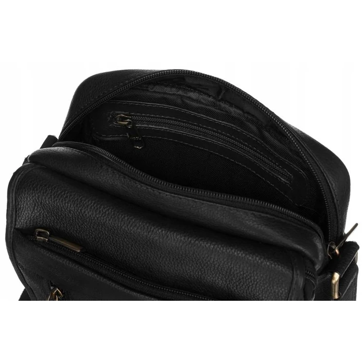 Férfi oldaltáska fekete színben