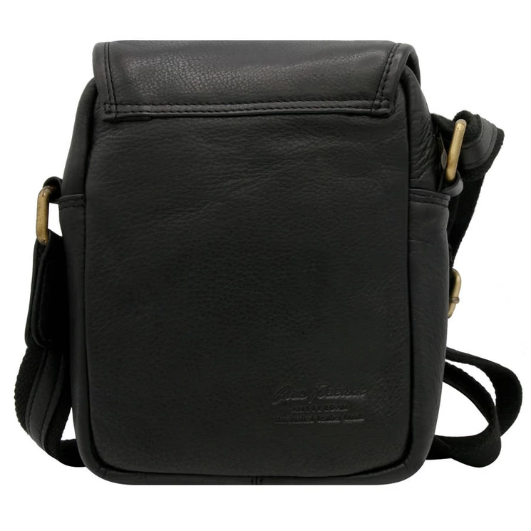  Férfi oldaltáska fekete színben