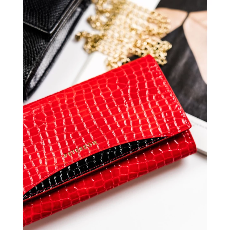 Nagyméretű lakkbőr női pénztárca