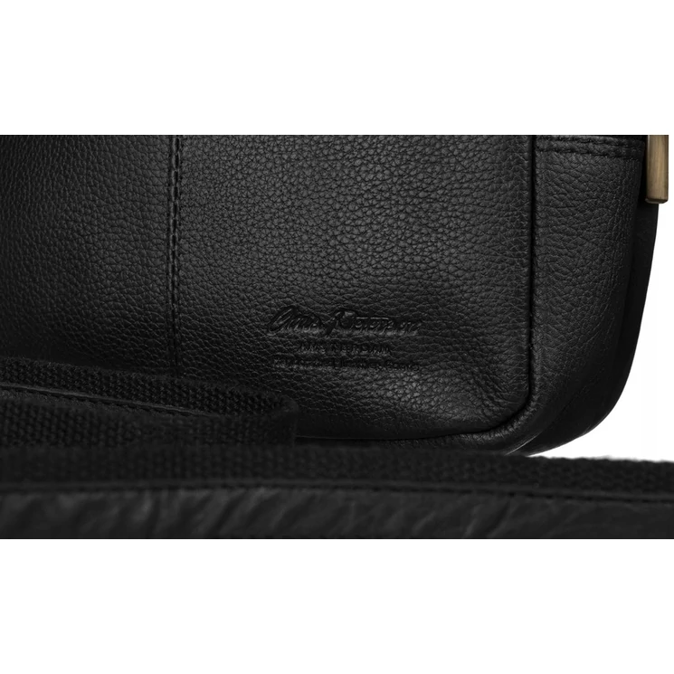 Férfi oldaltáska fekete színben