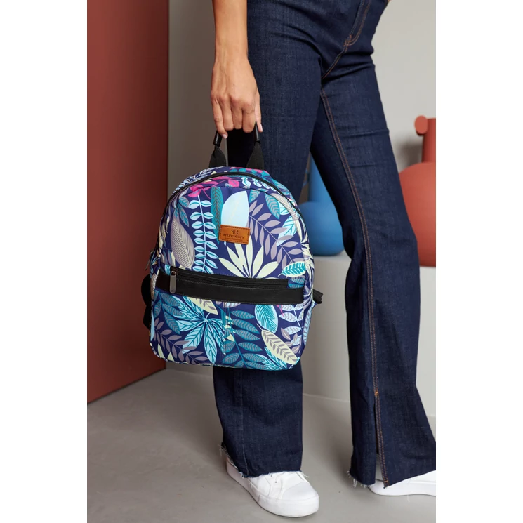 Tágas női városi hátizsák divatos mintában