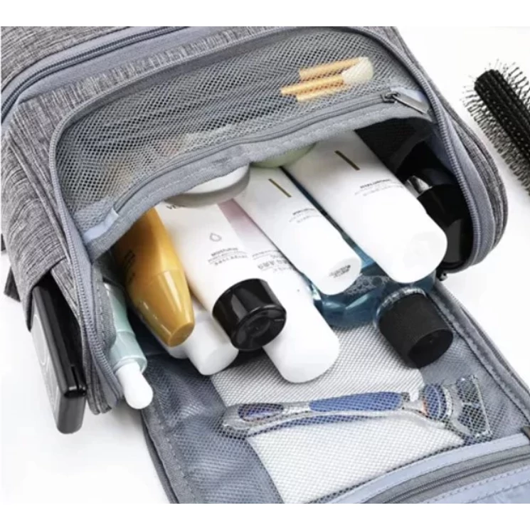 Felakaszható kozmetikai táska