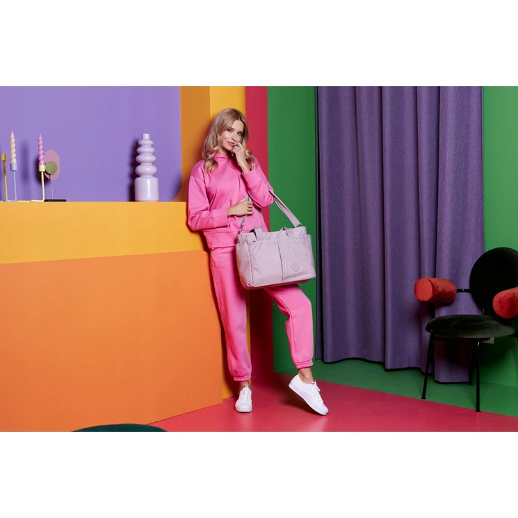 Nagyméretű női válltáska hosszúpánttal