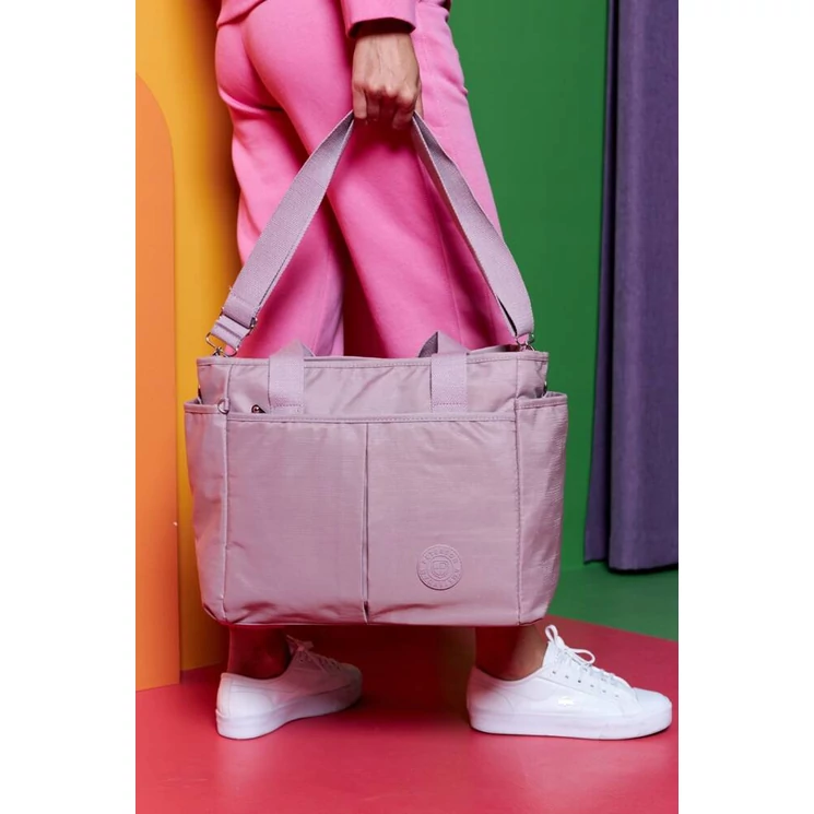 Nagyméretű női válltáska hosszúpánttal