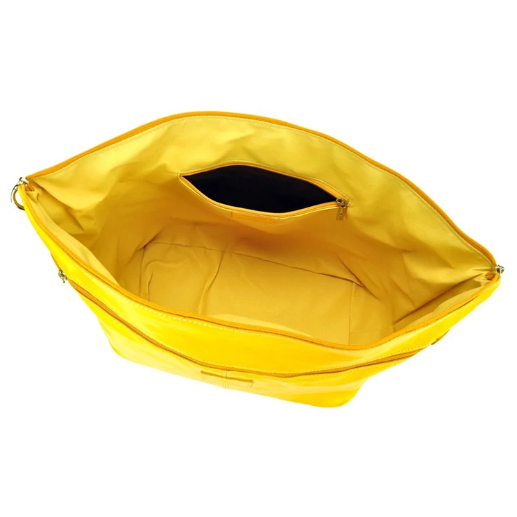 VALÓDI BŐR UTAZÓTÁSKA