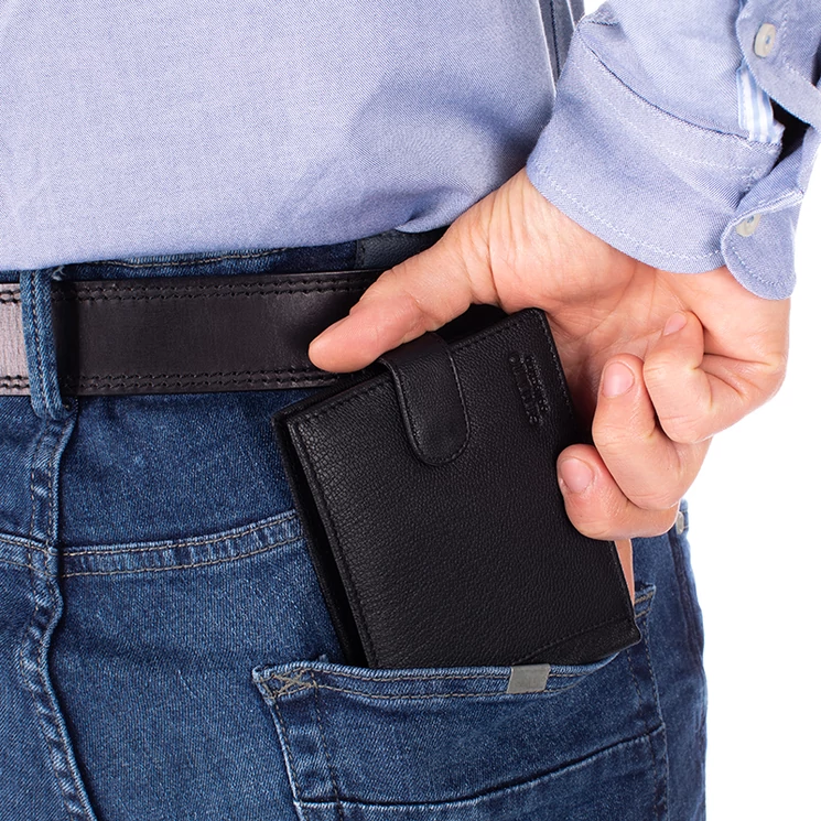 GIULIO valódi bőr férfi pénztárca díszdobozban RFID rendszerrel ( 8 kártyatartó )