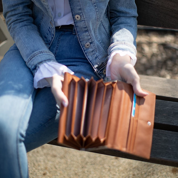 Bézs színű brifkó pénztárca 885-beige