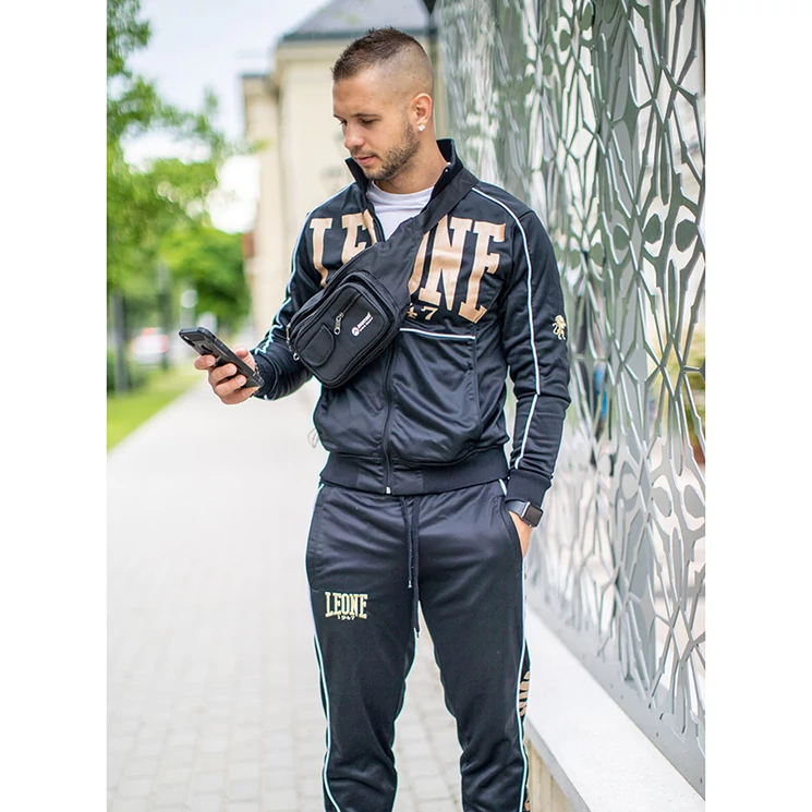 AdventureR nagyméretű övtáska fekete színben AT5252