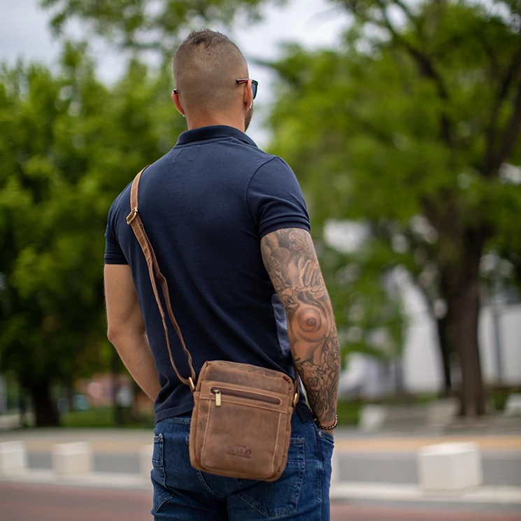 Wild Valódi Bőr Férfi Oldaltáska