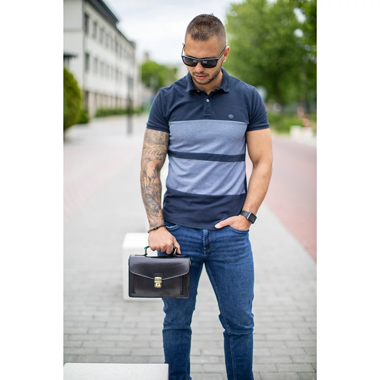 Praktikus férfi bőrtáska sötétbarna színben