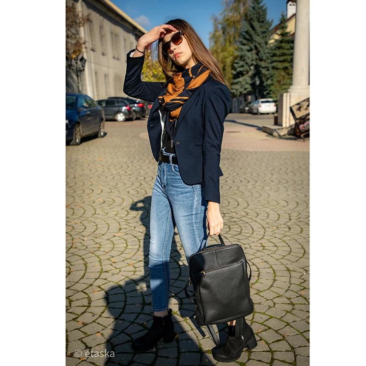 Valódi bőr női hátizsák 3 funkciós sötétkék színben