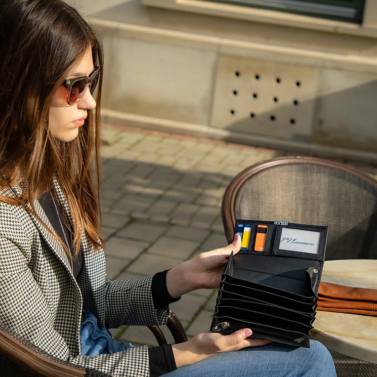 Vera Pelle valódibőr Brifkó pénztárca pincér pénztárca fekete színben