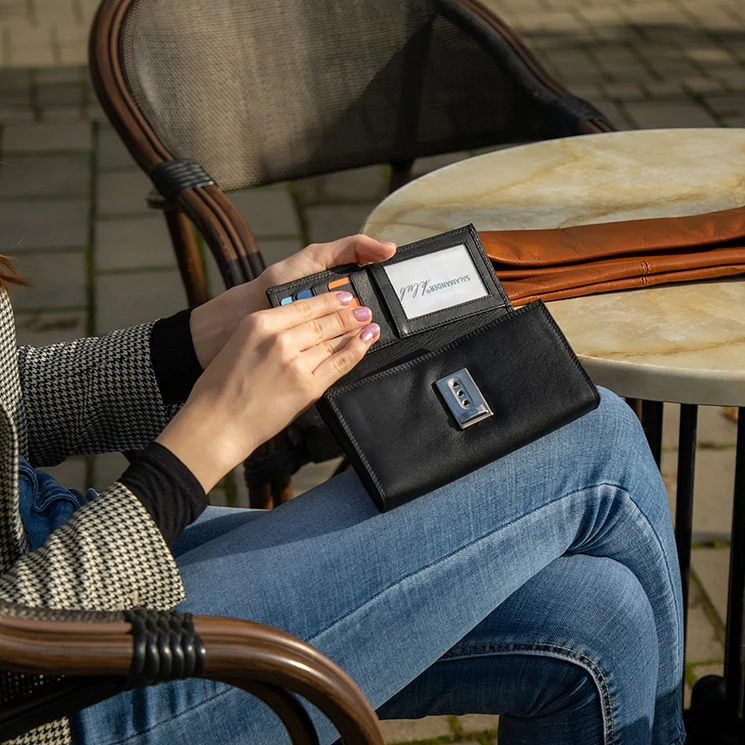 Vera Pelle valódibőr Brifkó pénztárca pincér pénztárca fekete színben