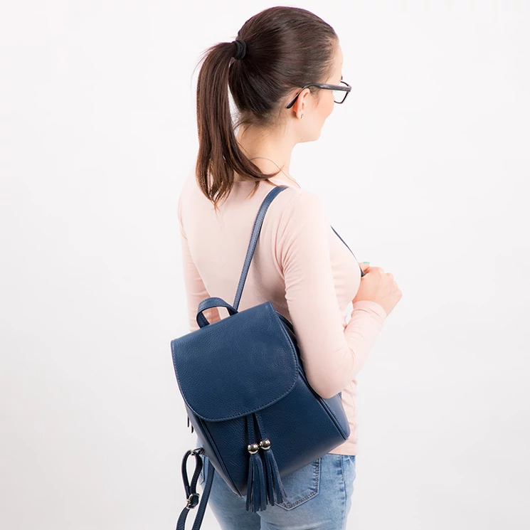 Valódi bőr női hátizsák Fekete színben S1288