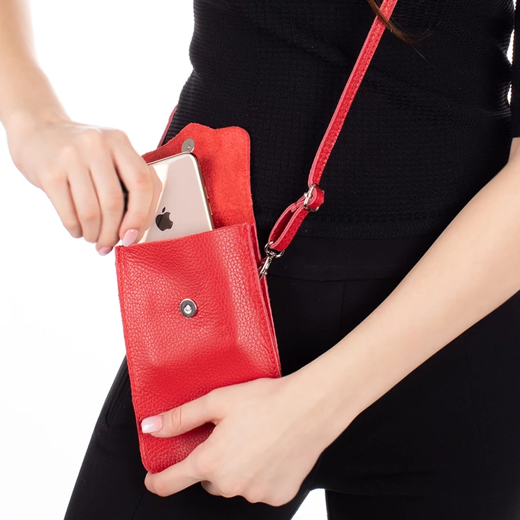 Valódi bőr telefontartó piros színben