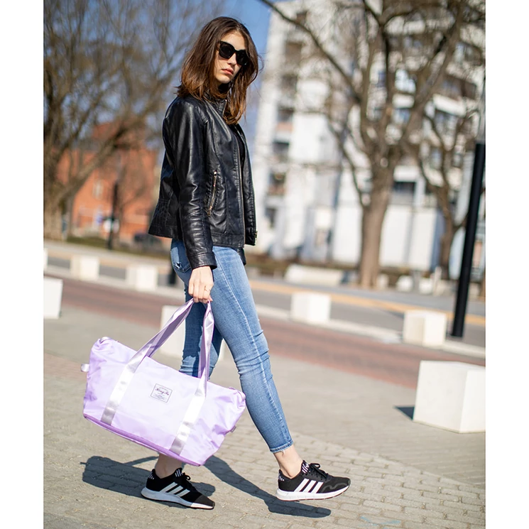 Utazótáska Wizzair méretű fedélzeti táska 40 x 30 x 20 cm bővíthető