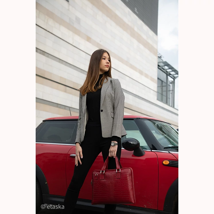 Laptoptartós Valódi bőr  üzleti táska piros színben