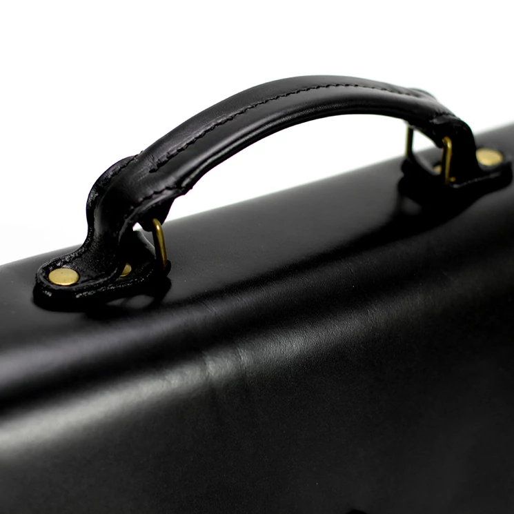  Díszvarrott valódi bőr aktatáska sötétbarna színben*