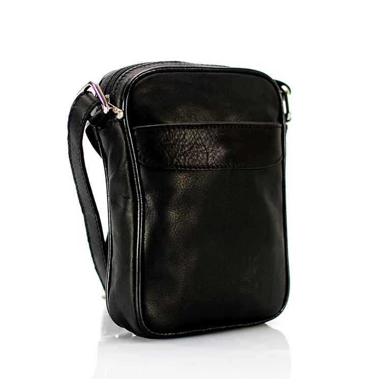 Valódi bőr férfi oldaltáska fekete színben Made in Italy