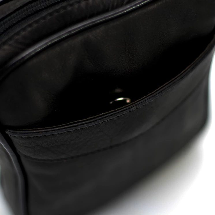 Valódi bőr férfi oldaltáska fekete színben Made in Italy