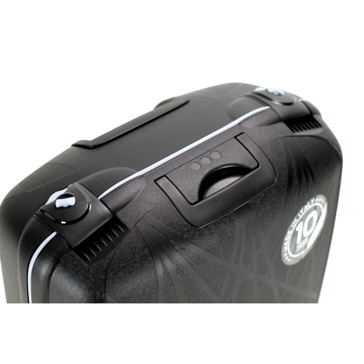 Roncato R0712 Light Spinner bőrönd 68 cm-es fekete ajándék bőröndhuzattal