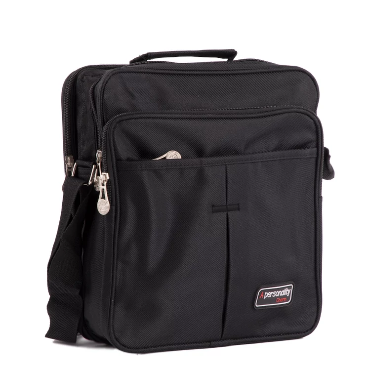 Férfi válltáska/oldaltáska fekete színben