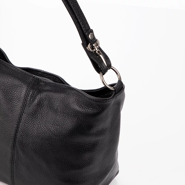 Valódi bőr női táska fekete színben