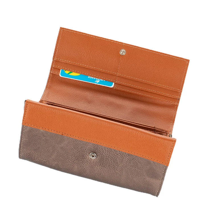 Zöld színű brifkó pénztárca