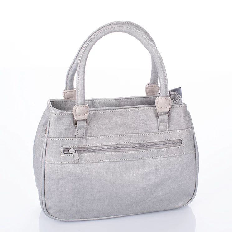 Női táska fekete színben 