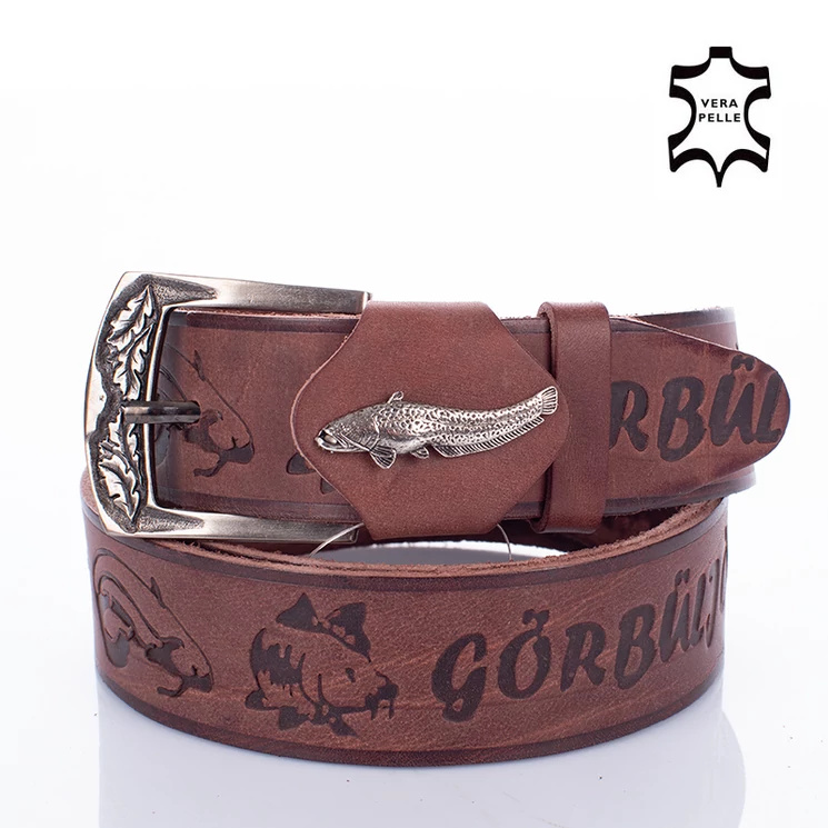 Horgász öv harcsa mintával barna színben 