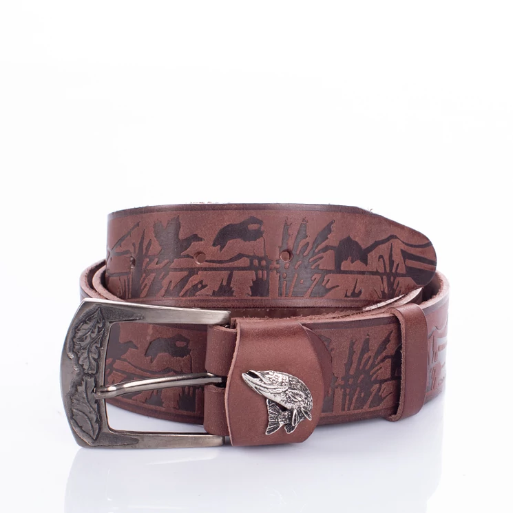 Horgász öv csuka mintával barna színben 135 cm-től 90 cm-ig