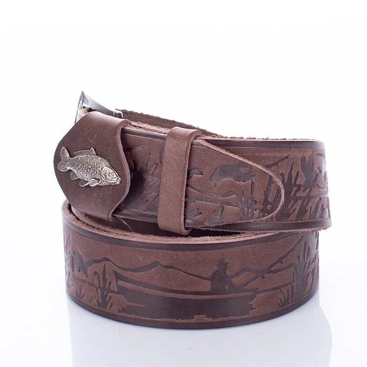 Horgász öv ponty mintával sötétbarna színben 120 cm