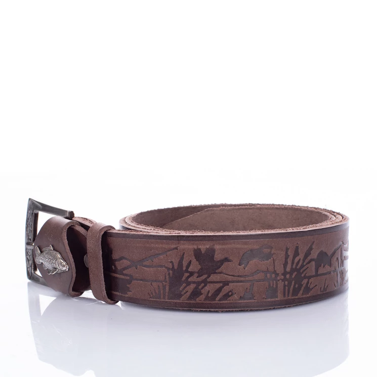 Horgász öv ponty mintával sötétbarna színben 120 cm