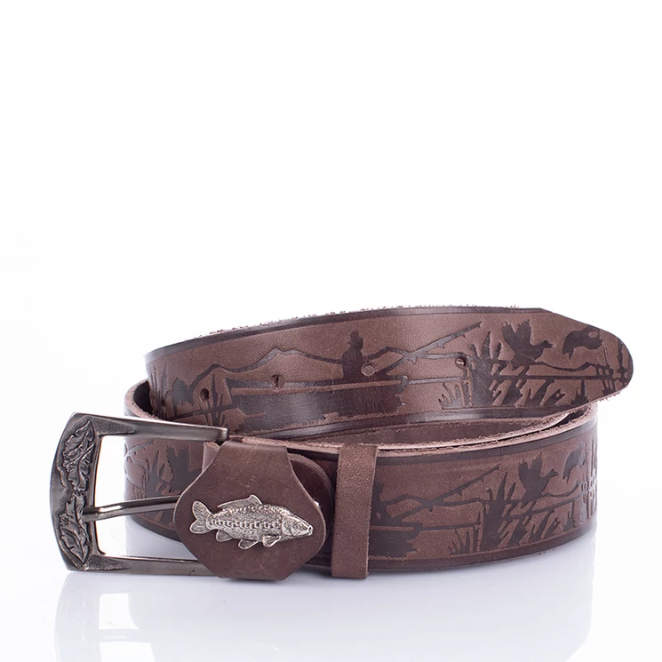 Horgász öv ponty mintával sötétbarna színben 120 cm