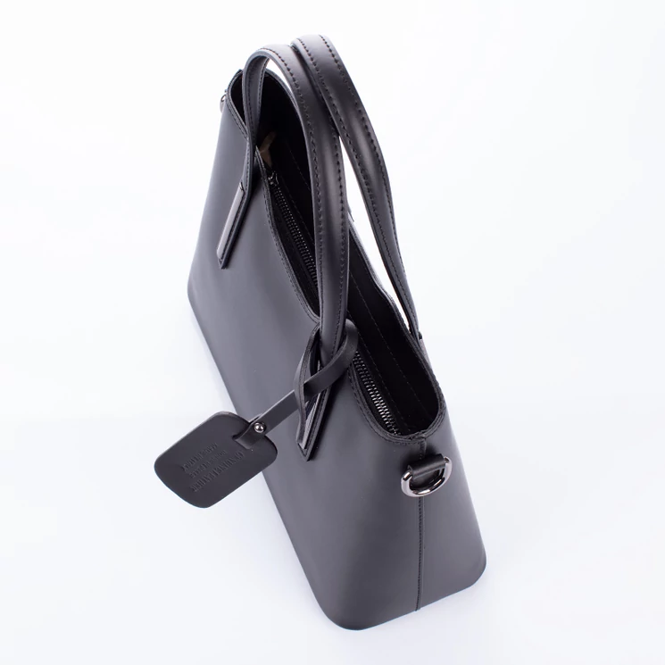 Valódi bőr női táska fekete színben